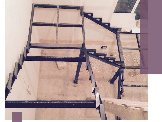 Монтаж лестниц на металлокаркасе в Смоленске быстро и качественно