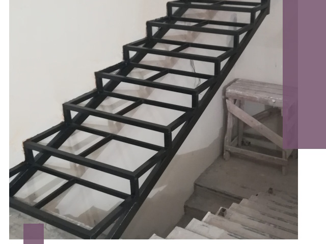 Демонтаж лестниц на металлокаркасе в Смоленске: быстрый вывоз и разбор