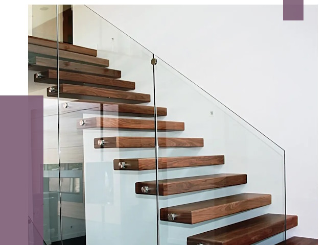 Стеклянные перила для лестницы в Смоленске от 14870 руб.