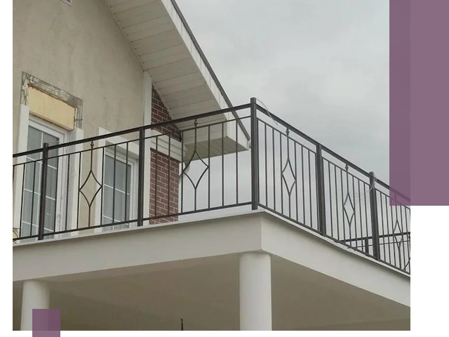 Изготовление балконных ограждений в Смоленске из металла и стекла