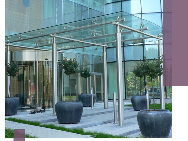 Навесы из стекла на заказ в Смоленске — монтаж и установка